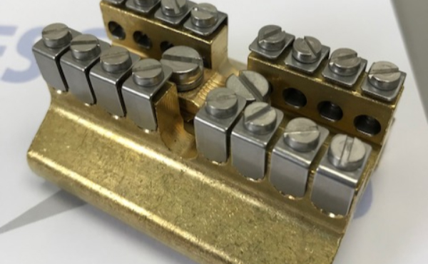 Electrotech' Woertz 3434 Collector Ground Block Image of Electrotech' Woertz 3434 Collector Ground Block