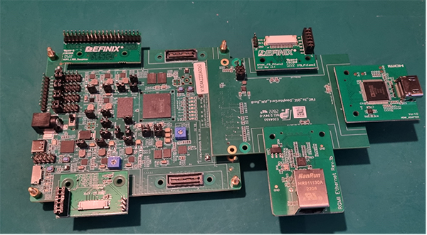 Imagen del kit de desarrollo Efinix Ti180 M484
