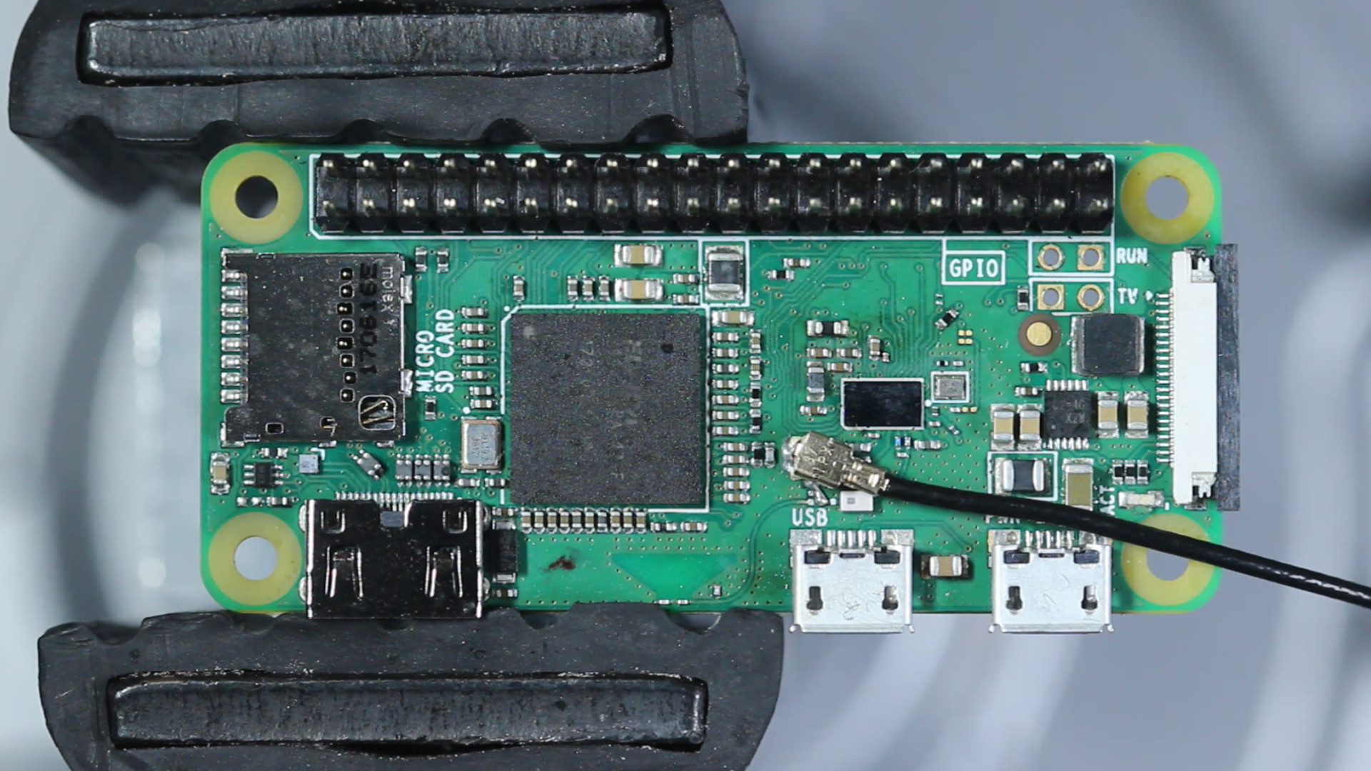 Adding an external antenna to the Raspberry Pi Zero W