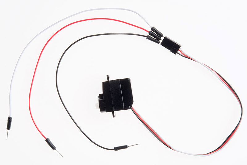 Servo motor connectors are polarized